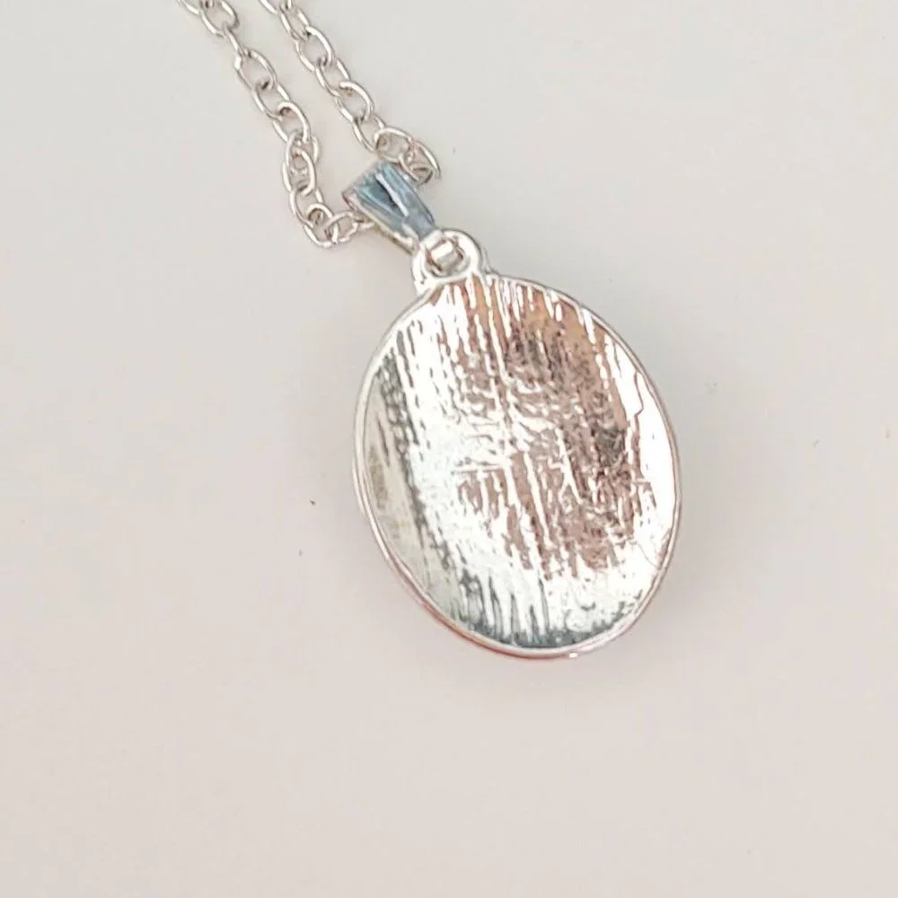 Silver necklace with pale green stone pendant - Picture 10 of 10